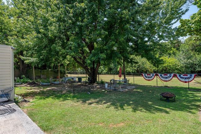 319 S Main Street, Mcloud, OK 74851