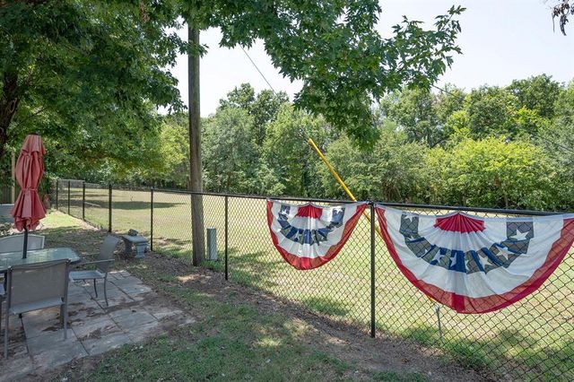 319 S Main Street, Mcloud, OK 74851