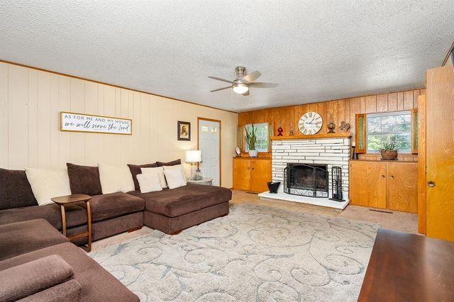 319 S Main Street, Mcloud, OK 74851