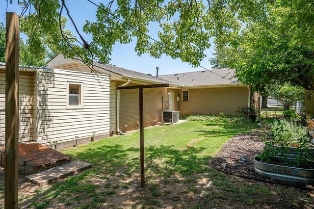 319 S Main Street, Mcloud, OK 74851