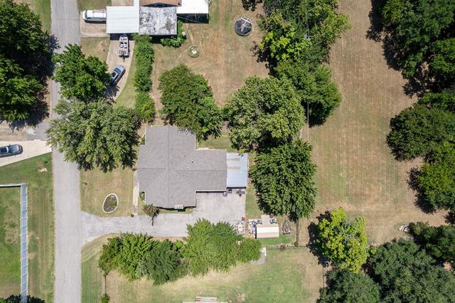 319 S Main Street, Mcloud, OK 74851