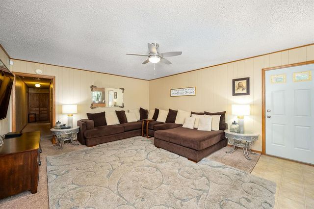 319 S Main Street, Mcloud, OK 74851