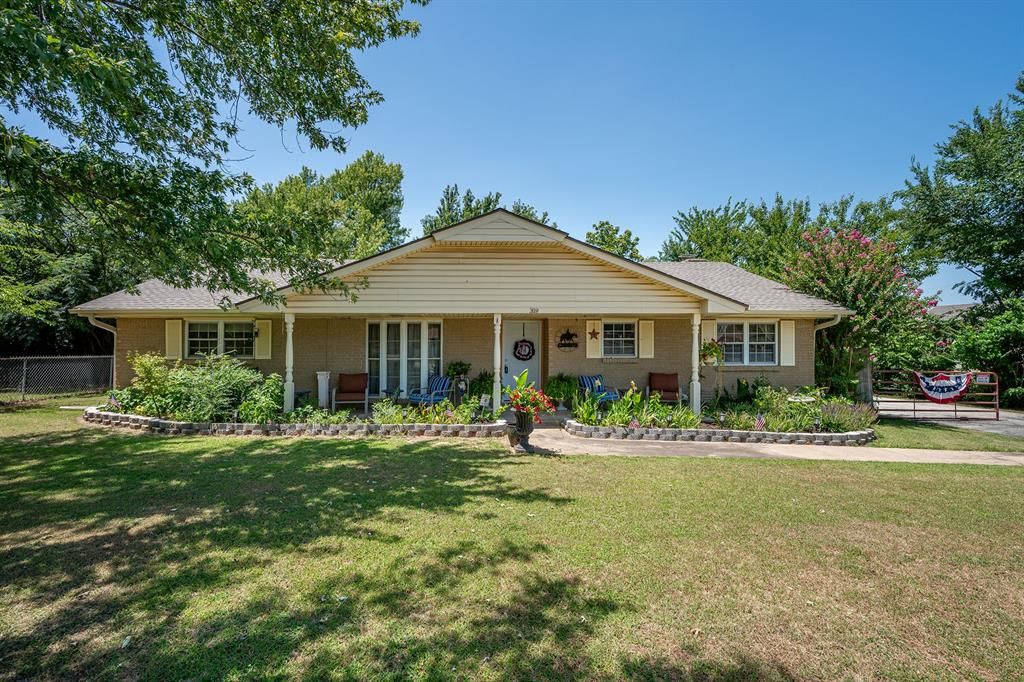 319 S Main Street, Mcloud, OK 74851