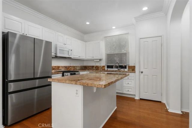 60 Avondale, Irvine, CA 92602