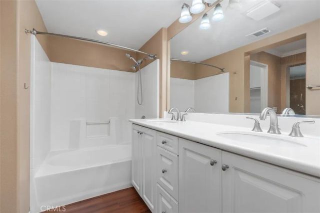 60 Avondale, Irvine, CA 92602