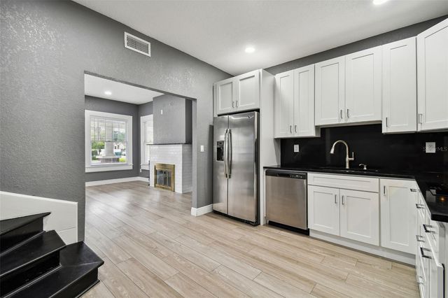 6810 N NAVIN AVENUE, Tampa, FL 33604