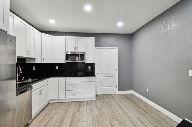 6810 N NAVIN AVENUE, Tampa, FL 33604