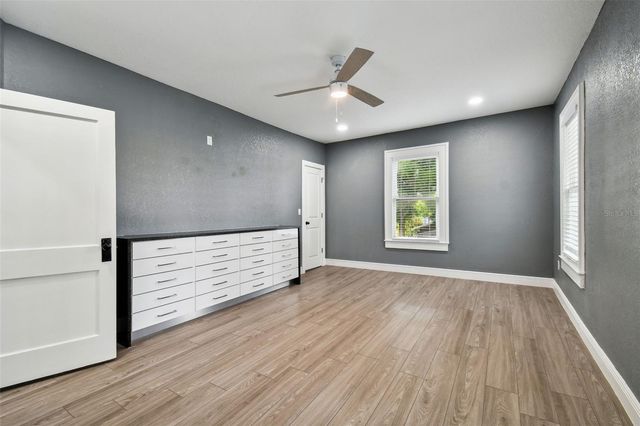 6810 N NAVIN AVENUE, Tampa, FL 33604