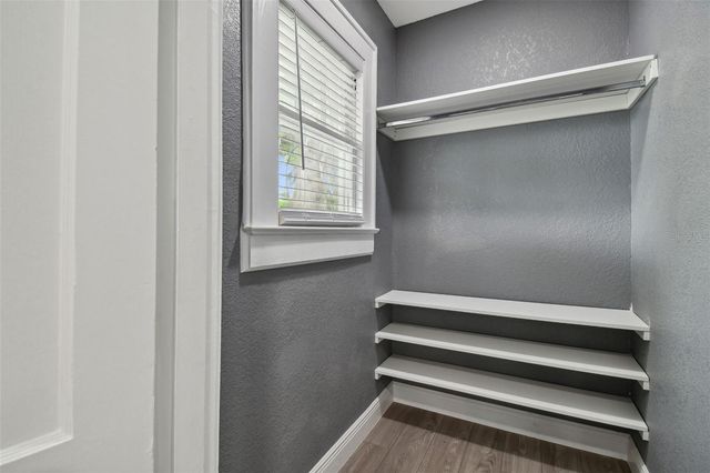 6810 N NAVIN AVENUE, Tampa, FL 33604