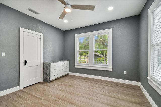 6810 N NAVIN AVENUE, Tampa, FL 33604