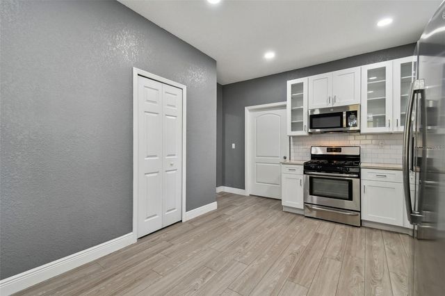 6810 N NAVIN AVENUE, Tampa, FL 33604