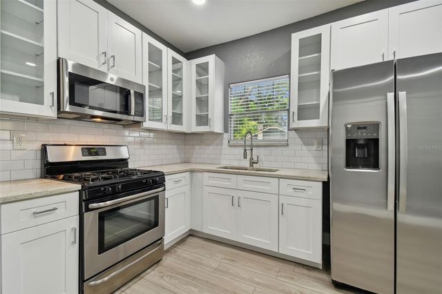 6810 N NAVIN AVENUE, Tampa, FL 33604