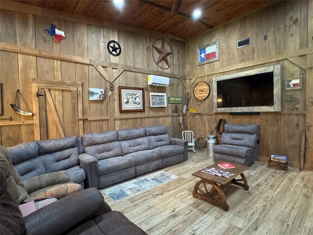 17 Mosley Lane, Huntsville, TX 77320