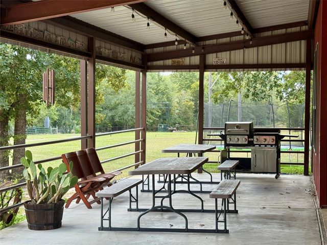 17 Mosley Lane, Huntsville, TX 77320
