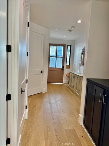 2621 Gates Avenue B, Redondo Beach, CA 90278