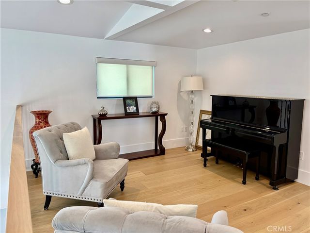 2621 Gates Avenue B, Redondo Beach, CA 90278