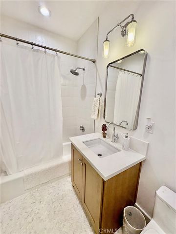 2621 Gates Avenue B, Redondo Beach, CA 90278