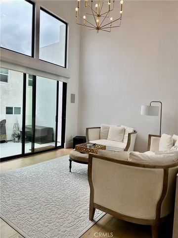 2621 Gates Avenue B, Redondo Beach, CA 90278