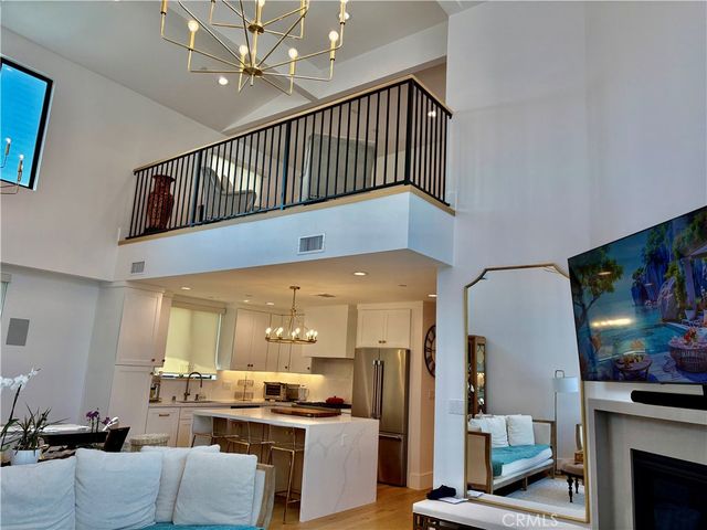 2621 Gates Avenue B, Redondo Beach, CA 90278