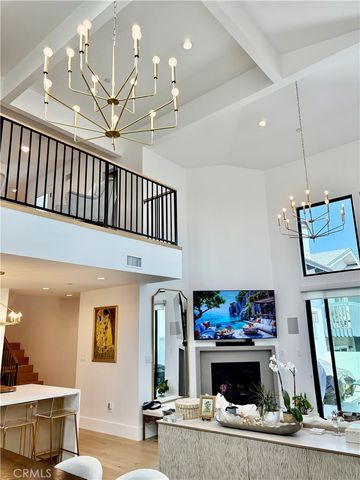 2621 Gates Avenue B, Redondo Beach, CA 90278