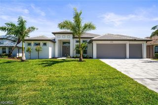 2304 SW 38th TER, Cape Coral, FL 33914