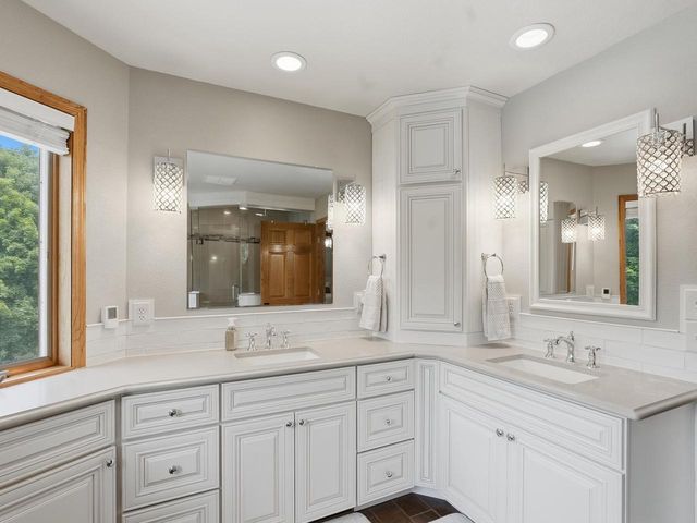 4695 Catherine COURT, Brookfield, WI 53072