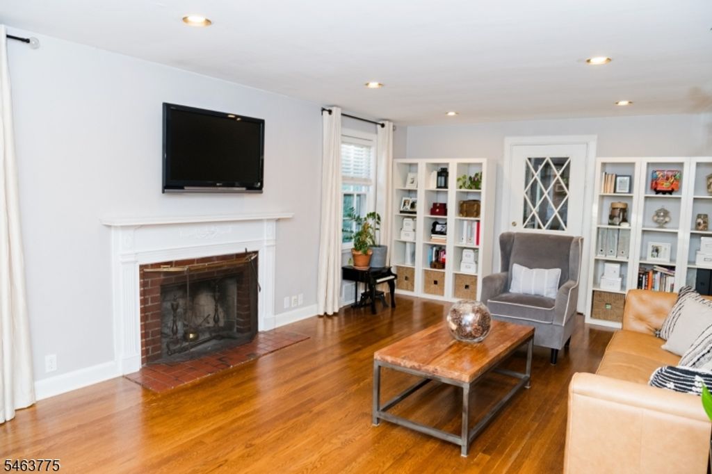 335 Watchung Ave, Bloomfield Twp., NJ 07003 — photo 3