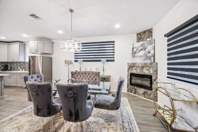 5116 Creekmont Drive, Houston, TX 77091