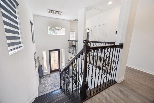 5116 Creekmont Drive, Houston, TX 77091