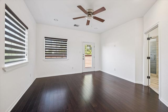 5116 Creekmont Drive, Houston, TX 77091