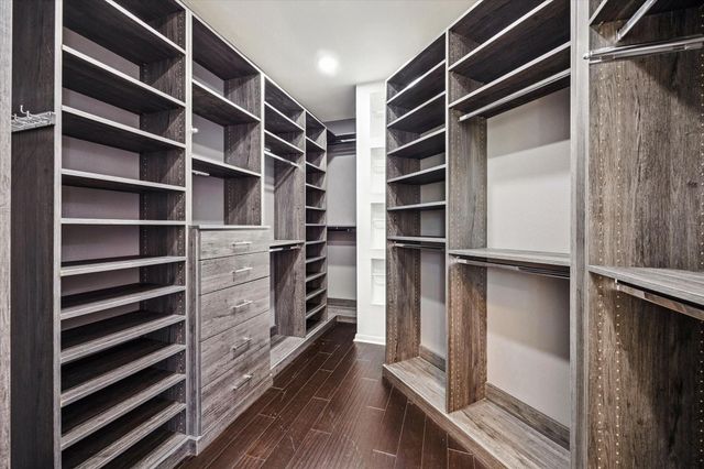 5116 Creekmont Drive, Houston, TX 77091