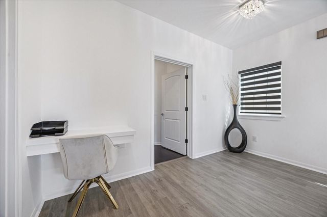 5116 Creekmont Drive, Houston, TX 77091