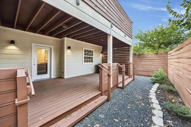 5116 Creekmont Drive, Houston, TX 77091