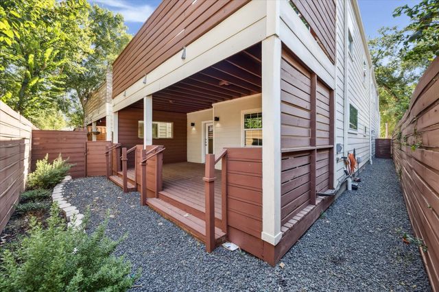 5116 Creekmont Drive, Houston, TX 77091