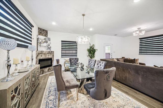 5116 Creekmont Drive, Houston, TX 77091