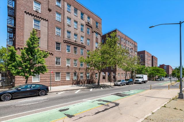 59-11 Queens Boulevard 4P, Woodside, NY 11377