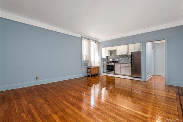 59-11 Queens Boulevard 4P, Woodside, NY 11377