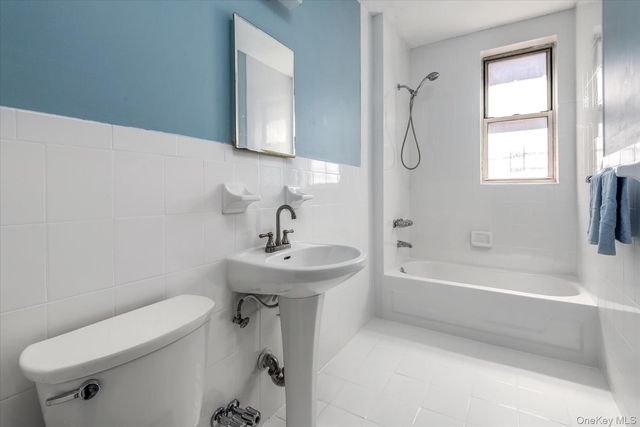 59-11 Queens Boulevard 4P, Woodside, NY 11377