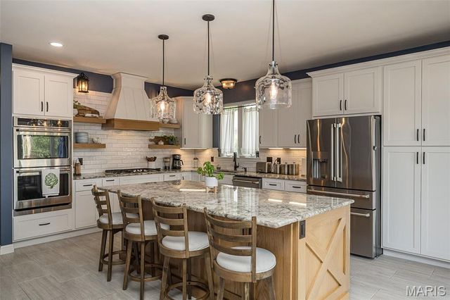 9609 Oakmont Woods Court, Crestwood, MO 63126