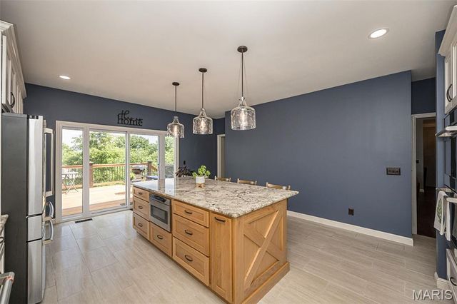 9609 Oakmont Woods Court, Crestwood, MO 63126