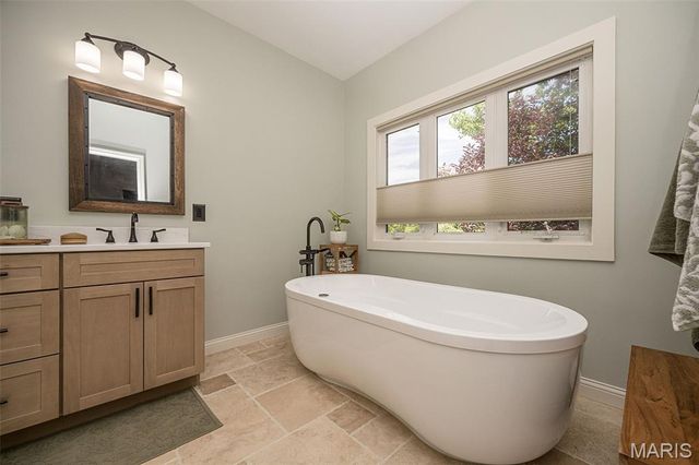 9609 Oakmont Woods Court, Crestwood, MO 63126