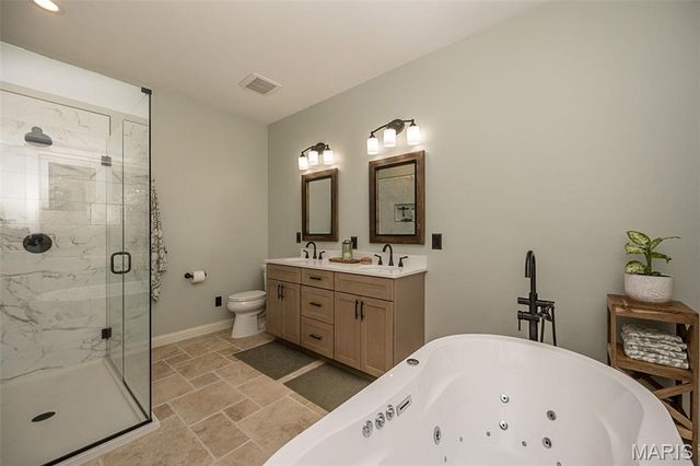 9609 Oakmont Woods Court, Crestwood, MO 63126