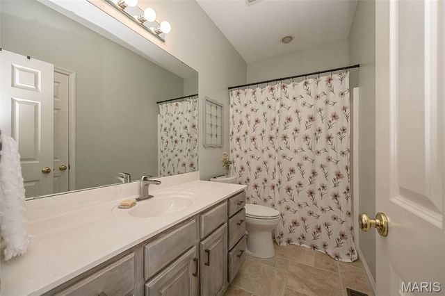 9609 Oakmont Woods Court, Crestwood, MO 63126