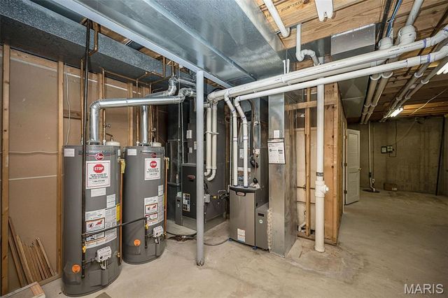 9609 Oakmont Woods Court, Crestwood, MO 63126