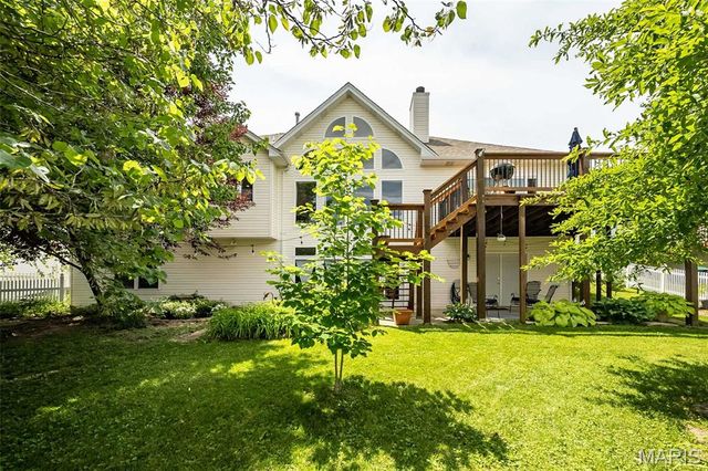 9609 Oakmont Woods Court, Crestwood, MO 63126