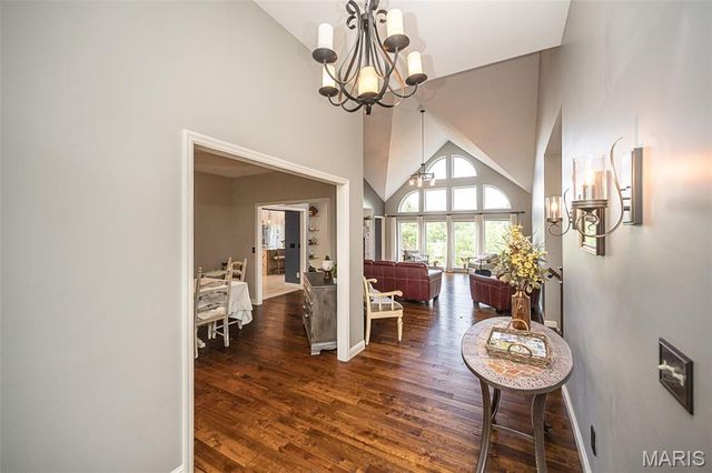 9609 Oakmont Woods Court, Crestwood, MO 63126