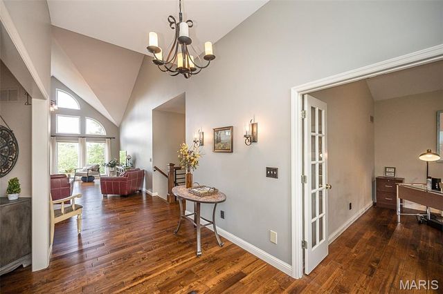 9609 Oakmont Woods Court, Crestwood, MO 63126