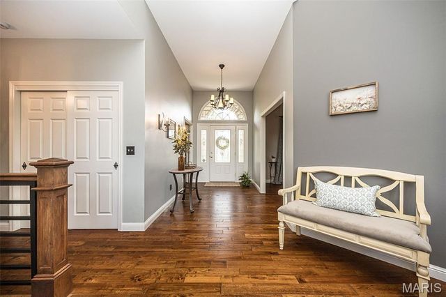 9609 Oakmont Woods Court, Crestwood, MO 63126