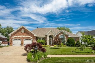 9609 Oakmont Woods Court, Crestwood, MO 63126