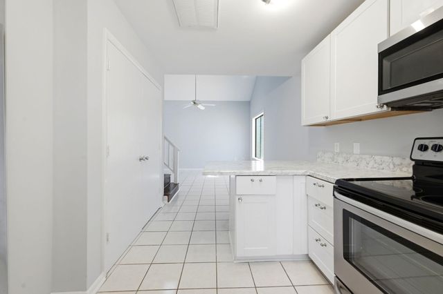 600 37th Ave N Apt 207, Myrtle Beach, SC 29577